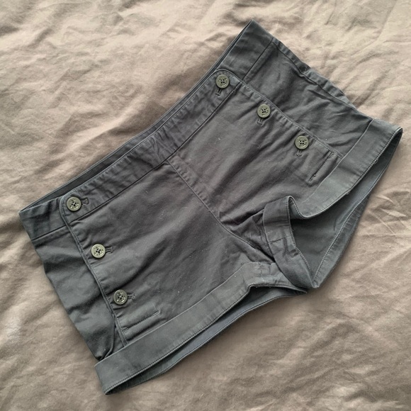 Talula Buttoned Dress Shorts 10 - Picture 1 of 3